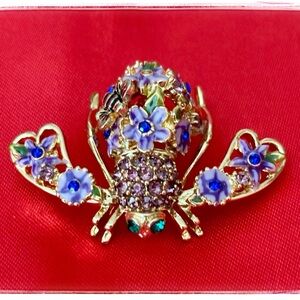 Vintage Joan Rivers Garden Party “Bee Brooch”